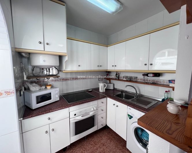 Image No.12-3 Bed Townhouse for sale