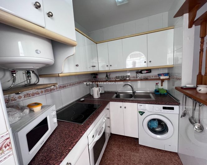 Image No.13-3 Bed Townhouse for sale