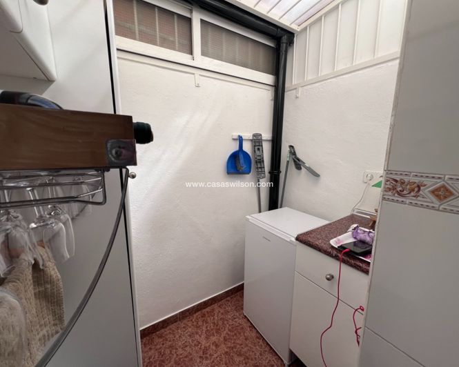 Image No.15-3 Bed Townhouse for sale