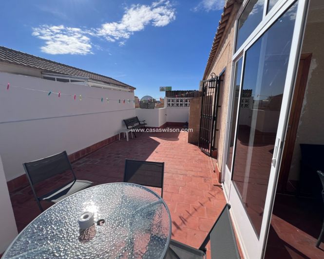 Image No.18-3 Bed Townhouse for sale