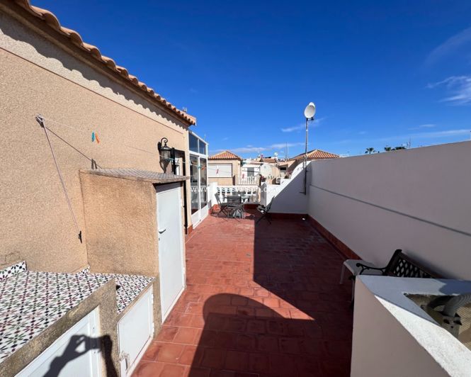 Image No.19-3 Bed Townhouse for sale