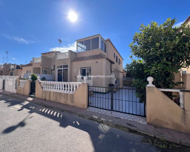 Image No.2-3 Bed Townhouse for sale