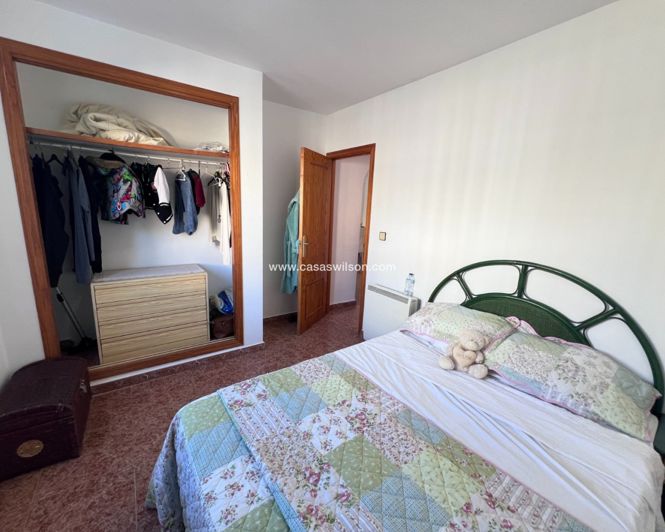 Image No.25-3 Bed Townhouse for sale