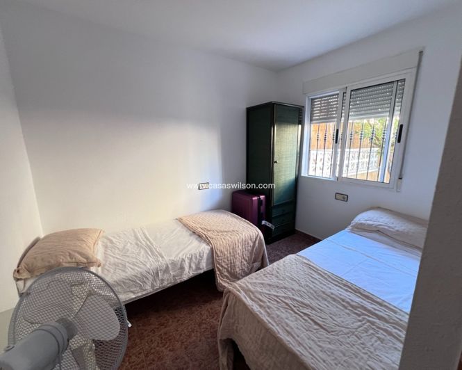 Image No.29-3 Bed Townhouse for sale