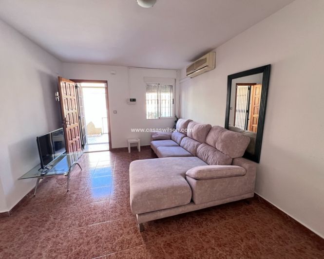 Image No.9-3 Bed Townhouse for sale