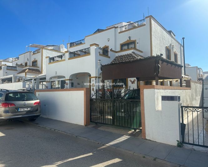Image No.1-3 Bed Townhouse for sale