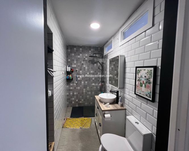 Image No.10-4 Bed Townhouse for sale