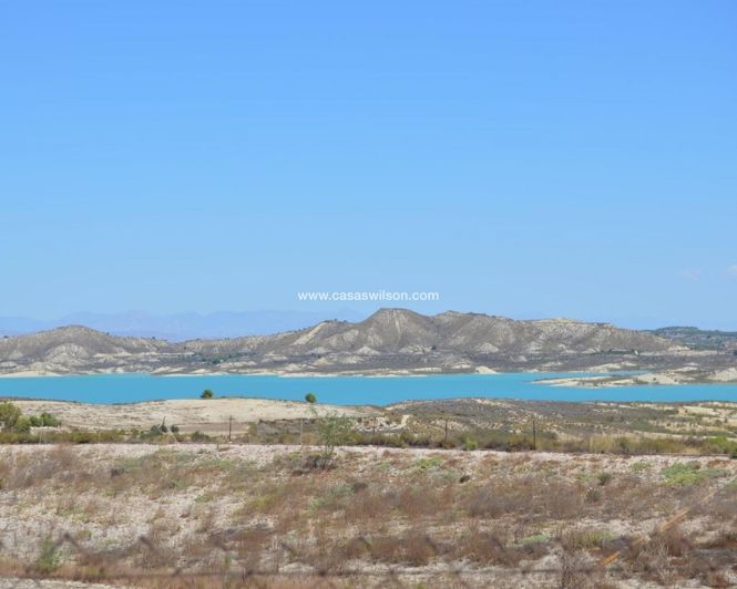 Image No.16-4 Bed Townhouse for sale