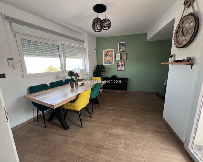 Image No.3-4 Bed Townhouse for sale