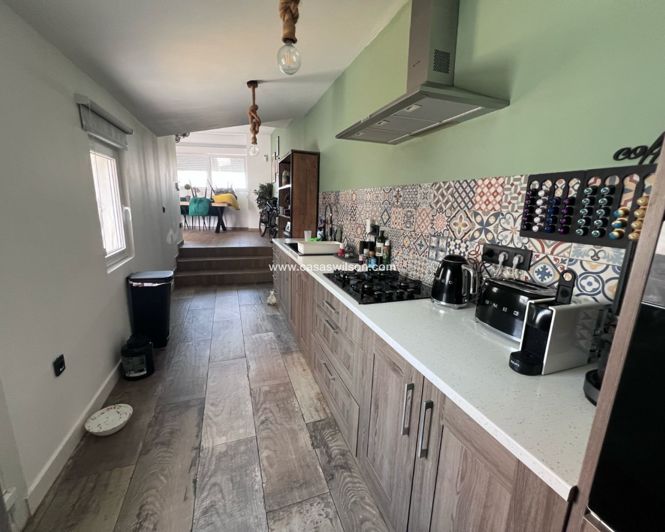 Image No.5-4 Bed Townhouse for sale