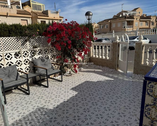 Image No.11-2 Bed Townhouse for sale