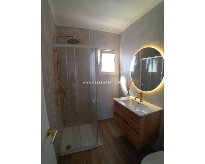 Image No.7-2 Bed Townhouse for sale