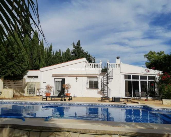 Image No.1-3 Bed Property for sale