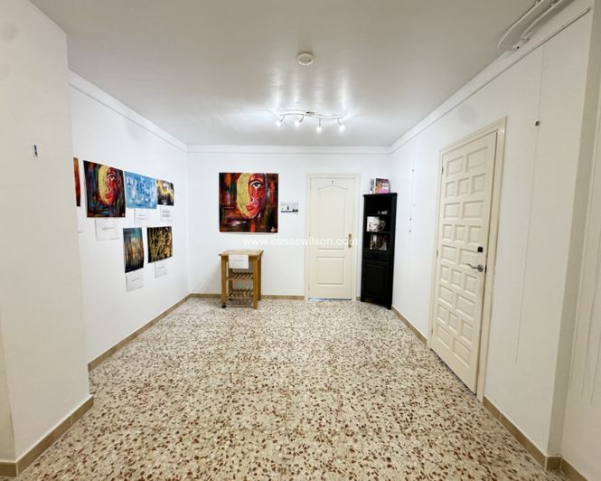 Image No.23-4 Bed Villa for sale