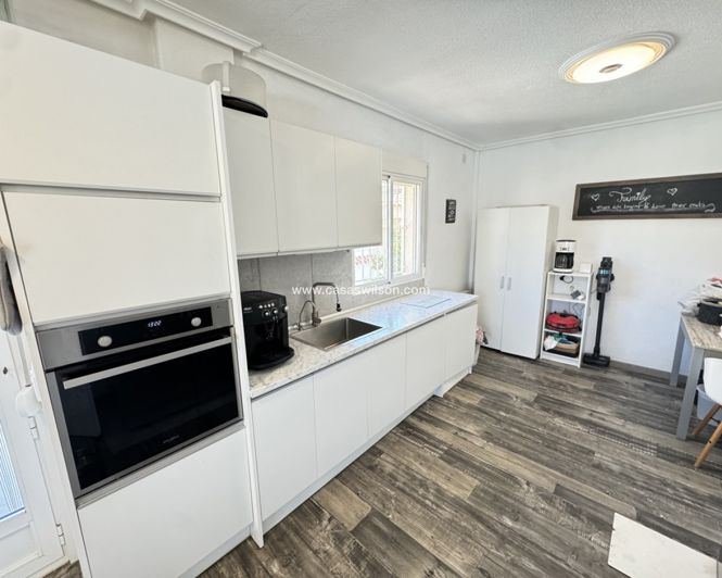 Image No.6-4 Bed Villa for sale