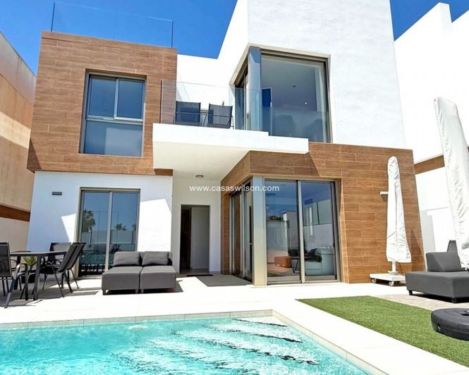 Image No.1-3 Bed Villa for sale