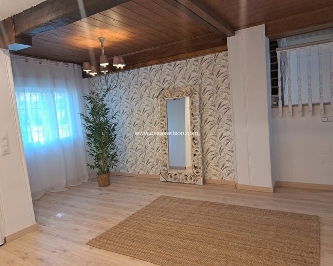 Image No.10-5 Bed Villa for sale