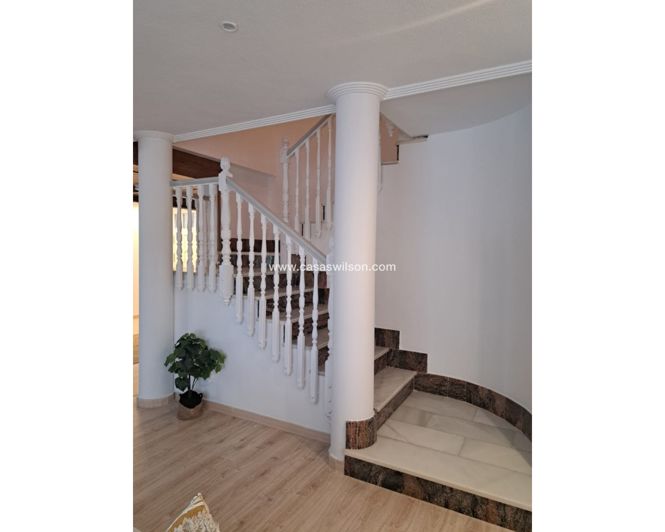 Image No.18-5 Bed Villa for sale