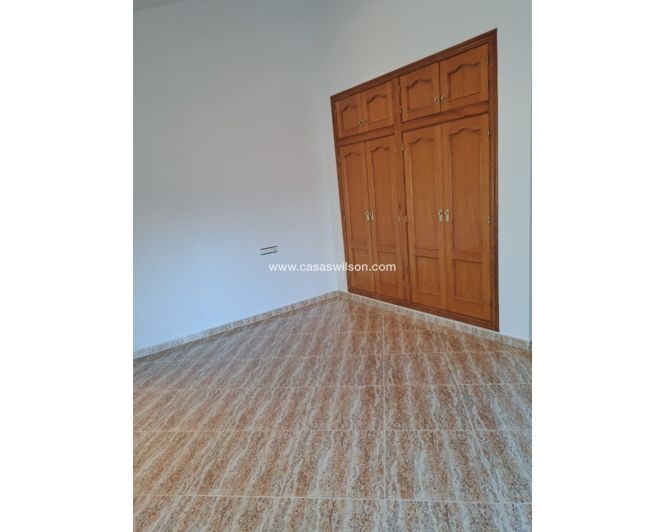 Image No.24-5 Bed Villa for sale