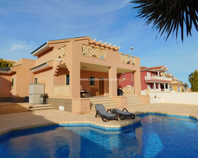 Image No.1-4 Bed Villa for sale