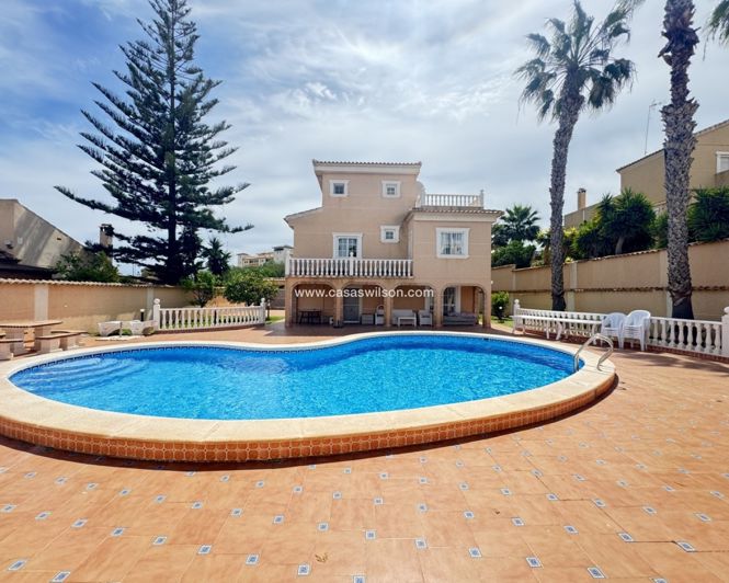 Image No.1-5 Bed Villa for sale