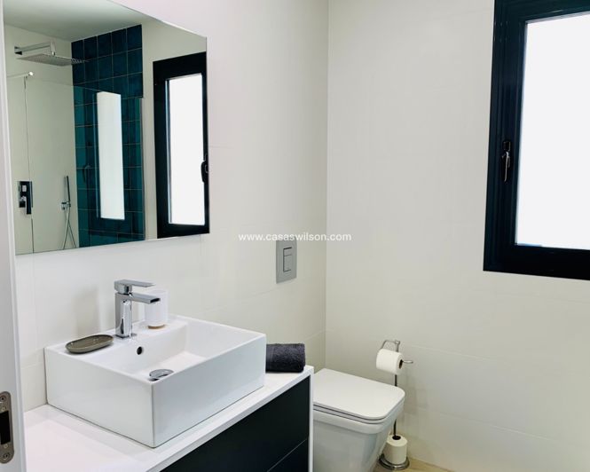 Image No.9-3 Bed Apartment for sale