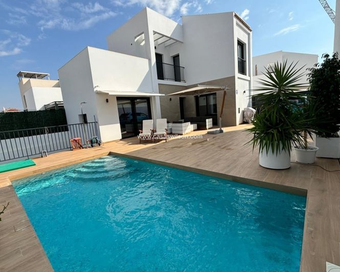 Image No.1-3 Bed Villa for sale