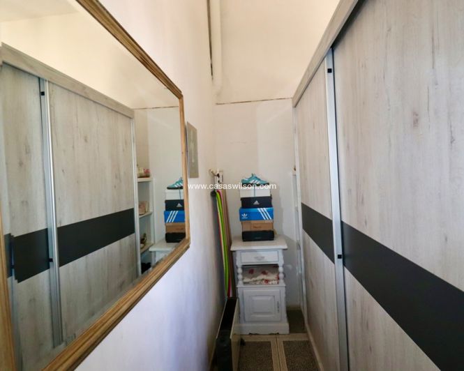 Image No.15-3 Bed Property for sale