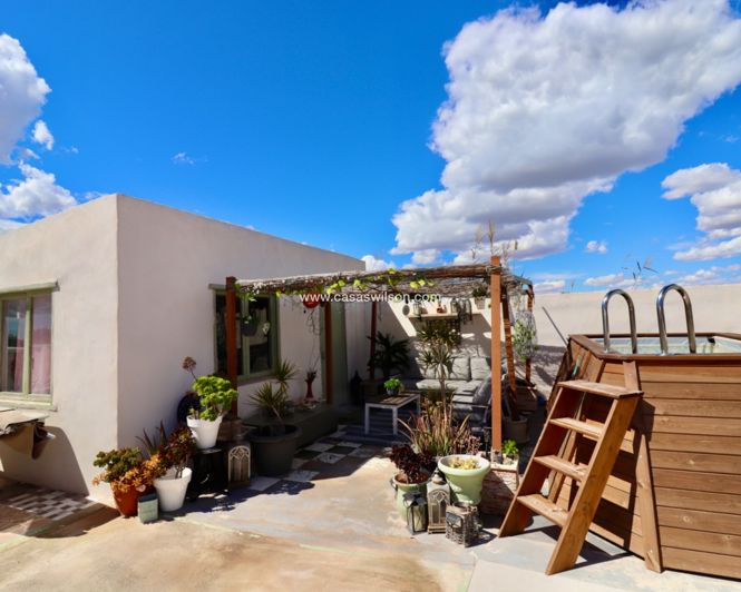 Image No.24-3 Bed Property for sale