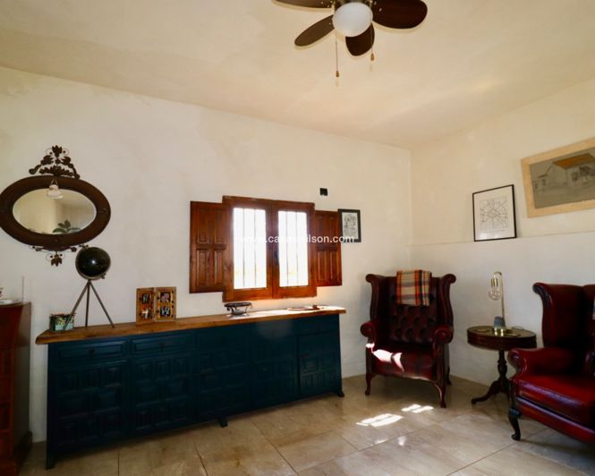 Image No.6-3 Bed Property for sale