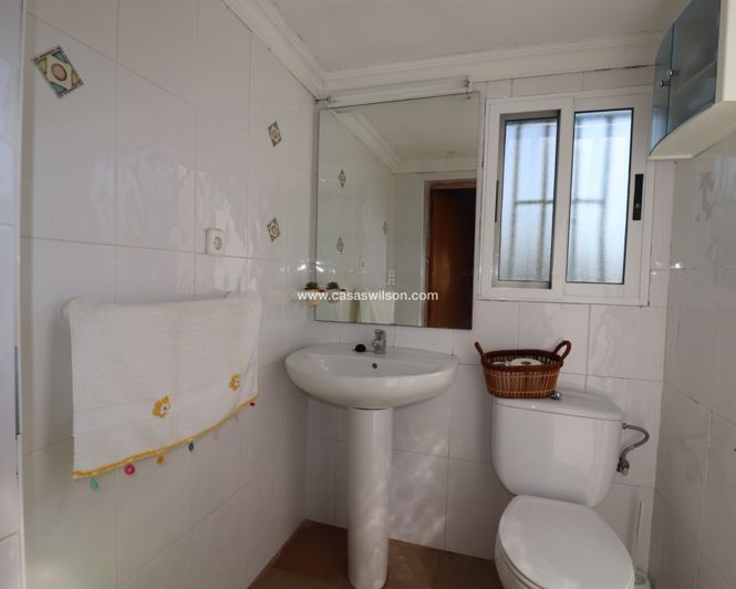 Image No.12-2 Bed Property for sale