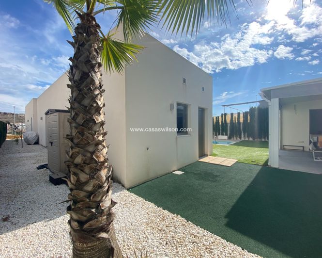 Image No.15-3 Bed Villa for sale