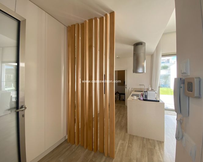 Image No.18-3 Bed Villa for sale