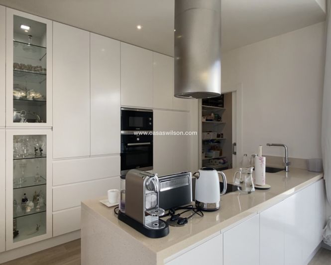 Image No.19-3 Bed Villa for sale