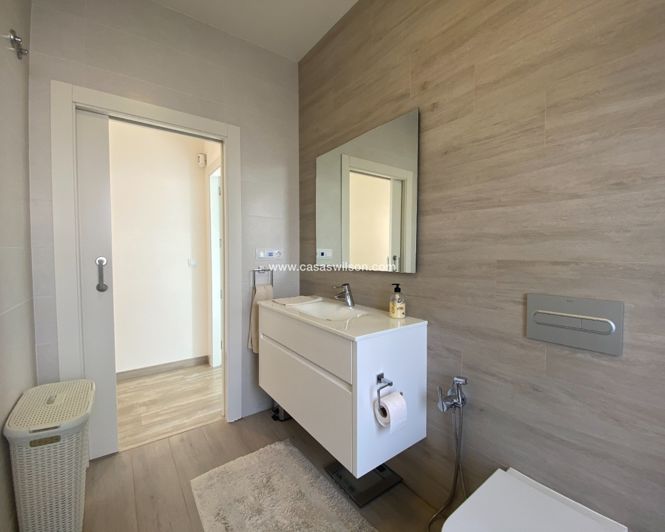 Image No.38-3 Bed Villa for sale