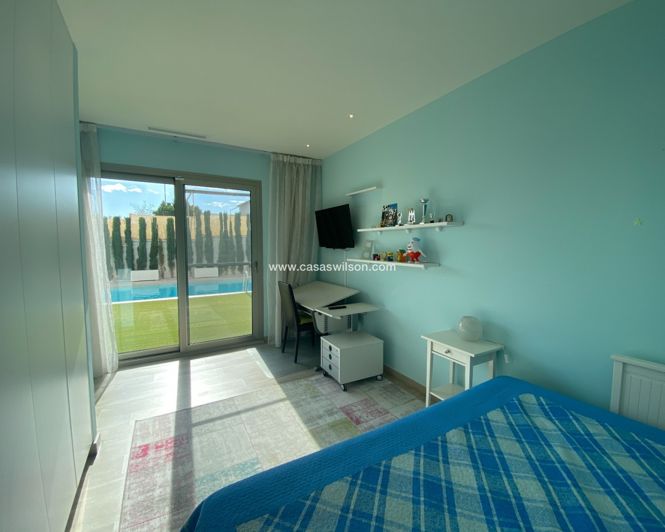 Image No.41-3 Bed Villa for sale