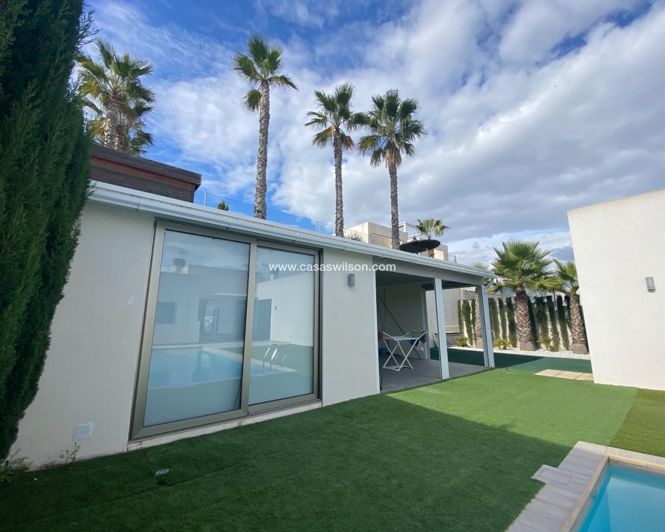 Image No.9-3 Bed Villa for sale