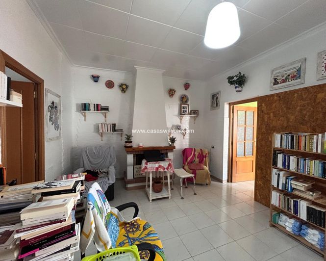 Image No.11-2 Bed House for sale