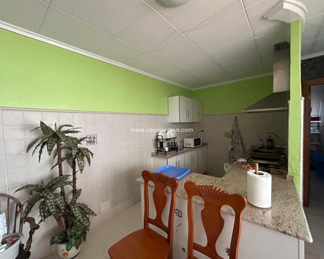 Image No.18-2 Bed House for sale