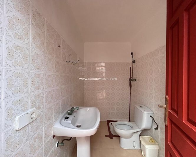 Image No.7-2 Bed House for sale