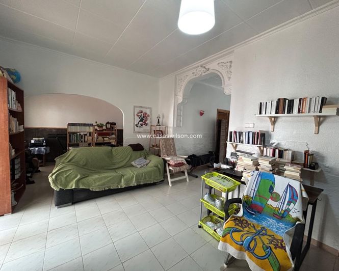 Image No.8-2 Bed House for sale