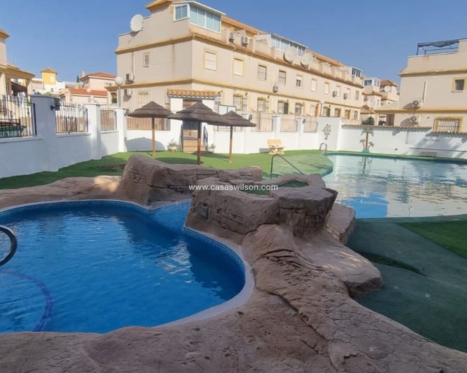 Image No.1-3 Bed Townhouse for sale