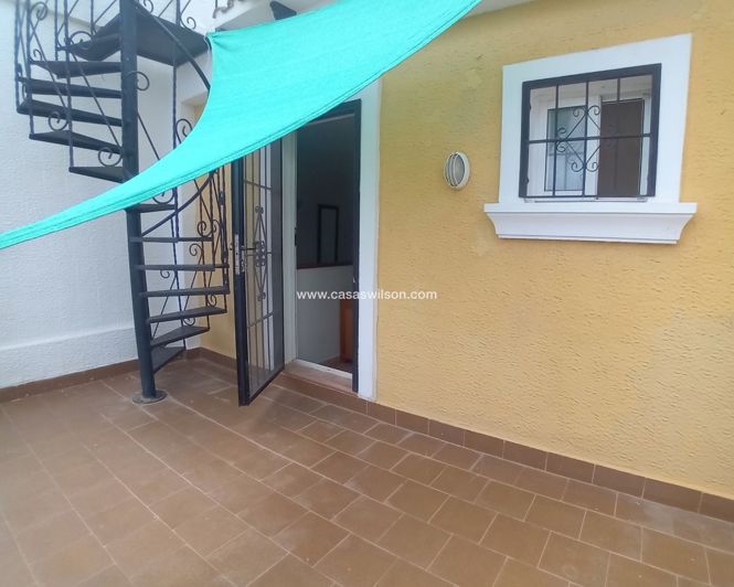 Image No.12-3 Bed Townhouse for sale