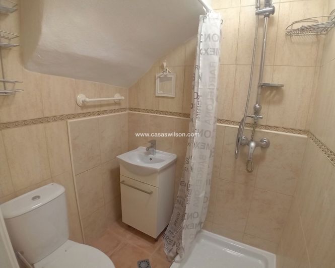 Image No.18-3 Bed Townhouse for sale