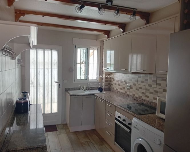 Image No.6-3 Bed Townhouse for sale