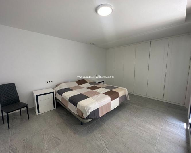 Image No.10-Villa de 5 chambres à vendre à San Miguel de Salinas