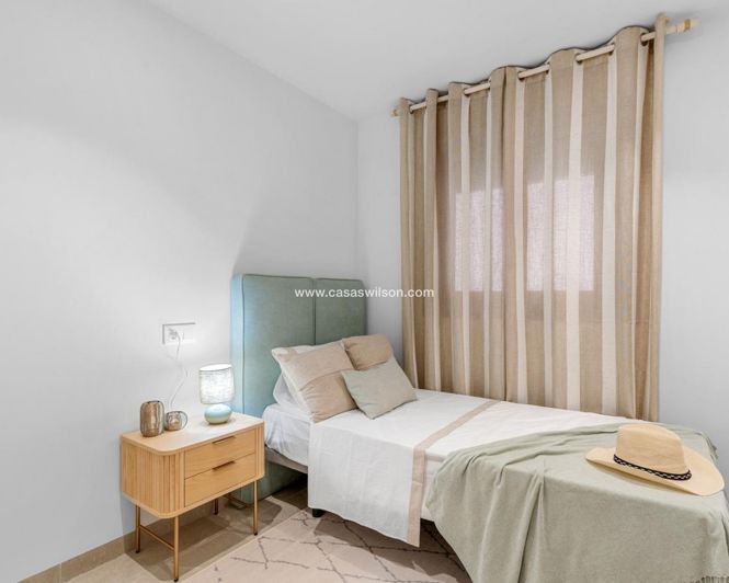 Image No.15-3 Bed Apartment for sale