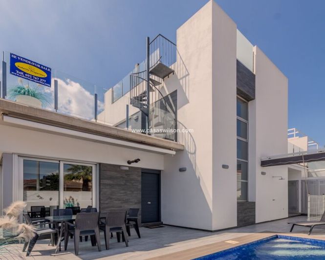 Image No.1-3 Bed Villa for sale