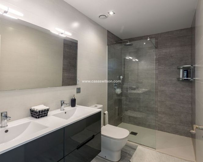 Image No.13-3 Bed Villa for sale