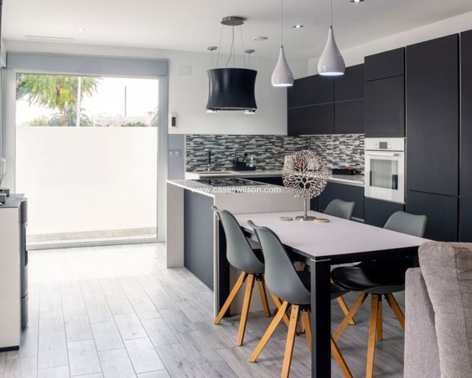 Image No.2-3 Bed Villa for sale